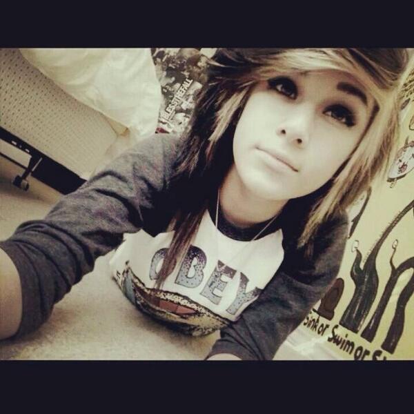 BecthBetch's tweet image. Rt If I'm Cute /-\