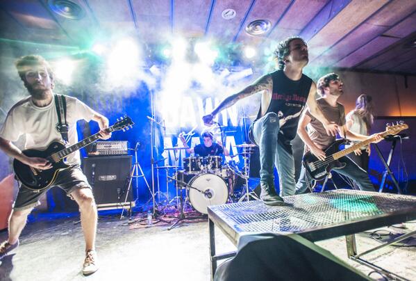 MonsterEnergyES's tweet photo. Impresionante imagen de anoche en #SalaSalamandra donde estuvo @DawnOfTheMaya en concierto! Foto por @tonivillen http://t.co/juveVDr0Cl