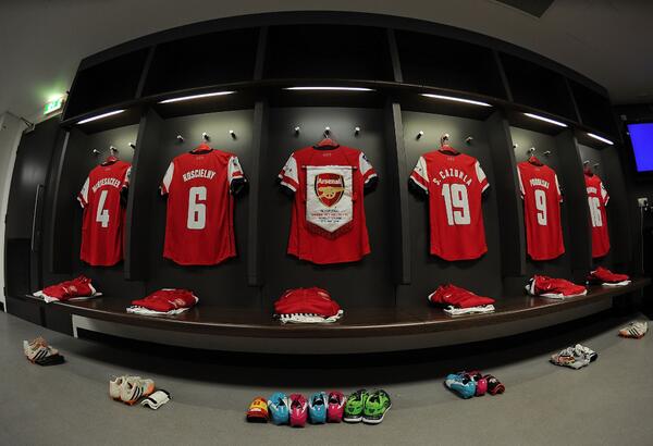 OfficialAFC_ID's tweet photo. Di dalam ruang ganti #Arsenal #FACupFinal #GunningForTheCup http://t.co/STYO3my7Wp