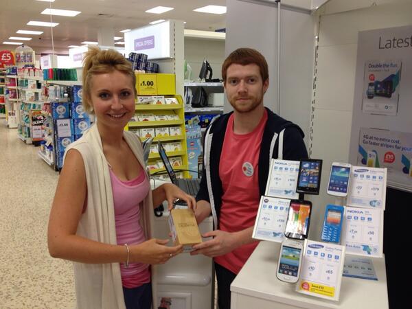 First contract sale in the Tesco Formby pop up phone shop! Well done <a href="/AlexArnold218/">Alex Arnold</a>! Why not pop in for a bargain!