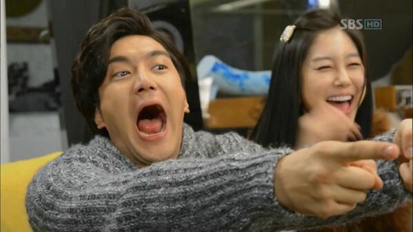 allrizemai's tweet photo. โอ้โห เทรนโลกอันดับ 1 แล้ว เอลฟ์สุดยอด!!!!! cr.ซีวอน #SJBestArtistFromTheWorld http://t.co/q0FsWJDRzn
