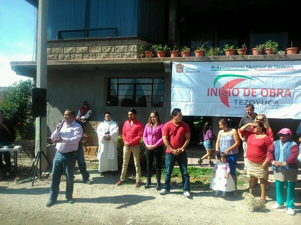 Tezoyuca2's tweet photo. Inicio de obra en calle Azalea Buenos Aires introducción de drenaje "Juntos Seguimos Progresando " http://t.co/K079aE12xD