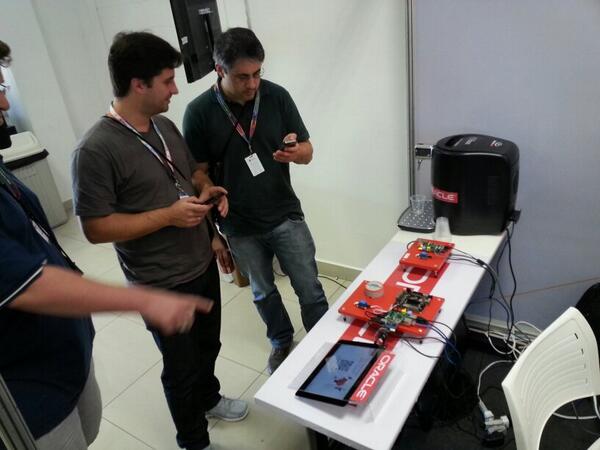 brunoborges's tweet image. First drinkers :-) #TDC2014 #JavaBeer