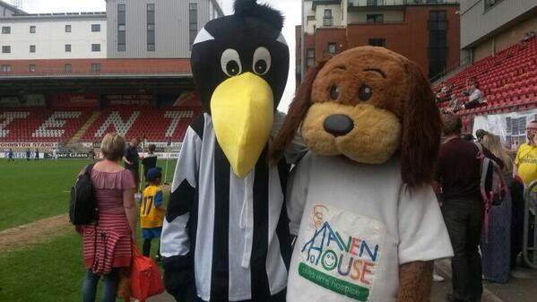 HavenHouseCH's tweet photo. Great atmosphere and fab event @leytonorientfc @FlyersFives, a brilliant day! http://t.co/uynRtngMed