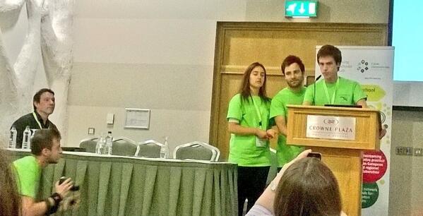 LiceoRediLSL's tweet photo. How improve teaching? Students from #LiceoRediArezzo discussing with European teachers #lsl_eu @schoolducks http://t.co/XKf5bEYGWi