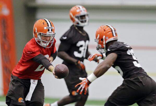 NFL's tweet photo. Johnny Manziel's first practice with the Cleveland @Browns! #NFLminicamp http://t.co/eawcySSfAj