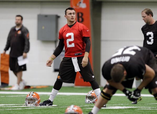 NFL's tweet photo. Johnny Manziel's first practice with the Cleveland @Browns! #NFLminicamp http://t.co/eawcySSfAj