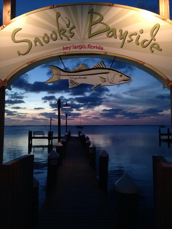 SnooksBayside's tweet photo. Sunset celebration tonight! Cheers! http://t.co/SmEfpBjY6B