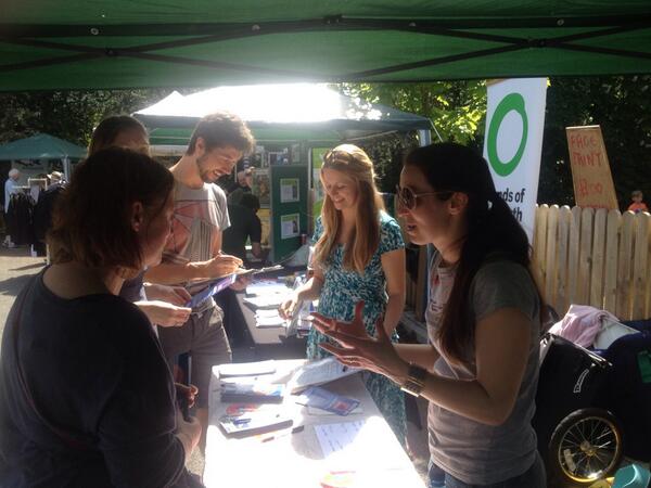 Bite_Backmanc's tweet photo. Lovely day for a stall 😎 http://t.co/UrGoUoLRZo
