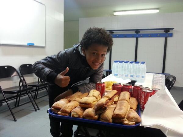 Estoy merendando antes de salir!!!!
Cojiendo fuerzas