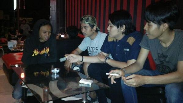 Divites_cloth's tweet photo. Prepare for look book summer collection :3 thx @JECO_jember http://t.co/7l4YKIC6tW