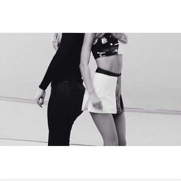 agbftdinah's tweet image. i can't wait for the #problemvid to be out aksjhddjsj it looks like it's gonna be an amazing music video👩💕