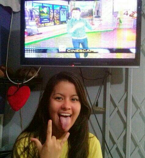 Mayraflo1's tweet photo. #yoveocinescape #melevantoyveoCineScape @BrunoPinasco http://t.co/zn2BPoMY6j