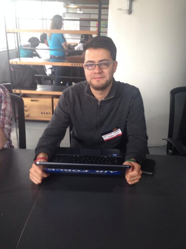 LatamDev_'s tweet image. @hernanchodiaz del equipo de @angularjs acá en el #bogodevfc en @WayraCo