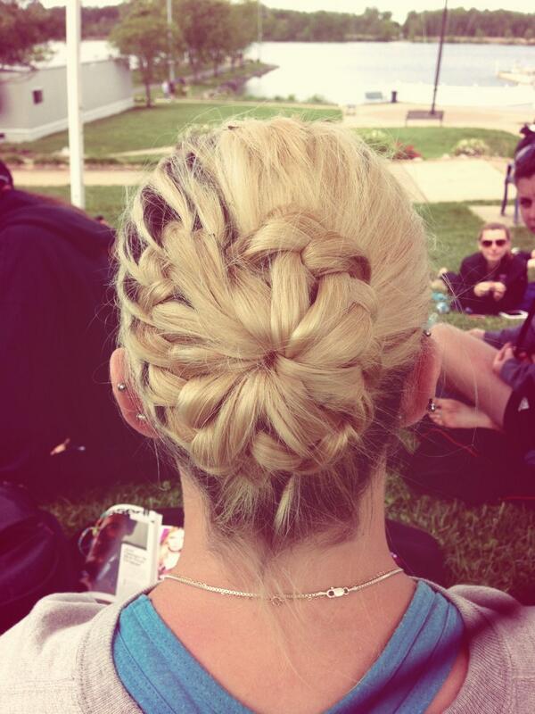 shout out to @stephaniebarb6 for doing this crafty ass braid to muh hair #fancyfingers