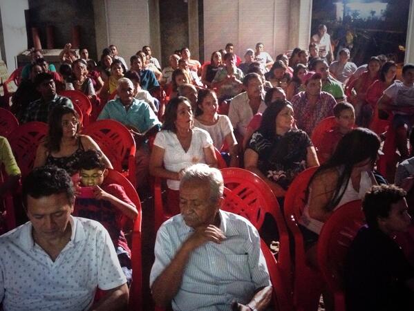ChicoLopesCE's tweet photo. #ChicoLopesEntreAmigos em Cascavel. Importante momento para ouvir as pessoas. http://t.co/hYQPnjp2RK