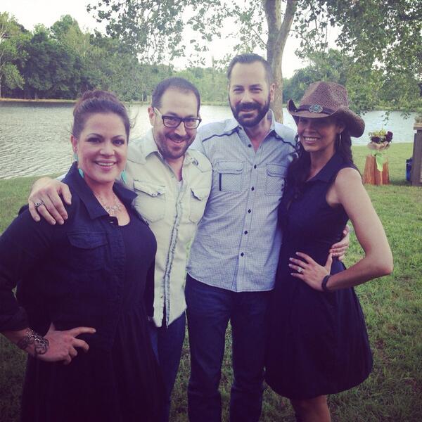 DawnNeufeld's tweet photo. We're at the ranch y'all... #SDATR14 #XORanch http://t.co/8mr7rnb8yS