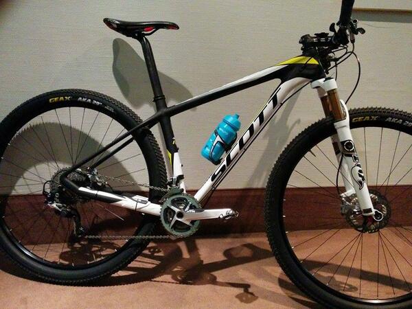 Nieuwe Scott's voor morgen in Heubach. Voor het eerst met Geax Aka banden met dank aan <a href="/ShimanoBenelux/">Shimano Benelux</a> <a href="/Versluysteam/">Versluys team</a>