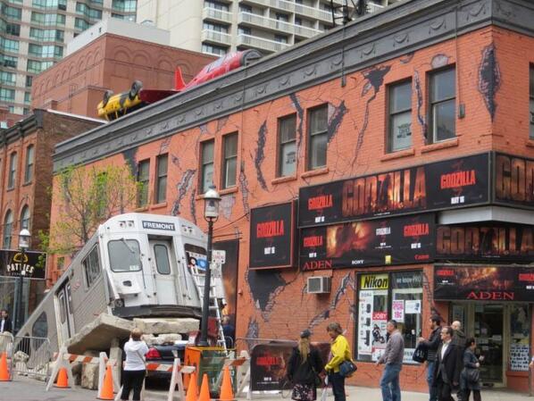 WarnerBrosCA's tweet photo. #Toronto! Tweet/Instagram us a selfie from our #GodzillaTO encounter this wknd 4 a chance 2 win a private screening! http://t.co/fmadM6XOT7