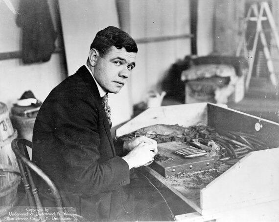 Babe Ruth rolling cigars - New York Yankees #baberuth
etsy.com/listing/182326…