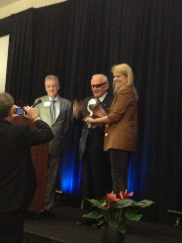 NobbeChristine's tweet image. Gwynne Shotwell &amp;amp; Buzz Aldrin #ISDC2014
