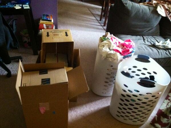 nicole_wasson's tweet image. My weekend #packingformove #laundryday
