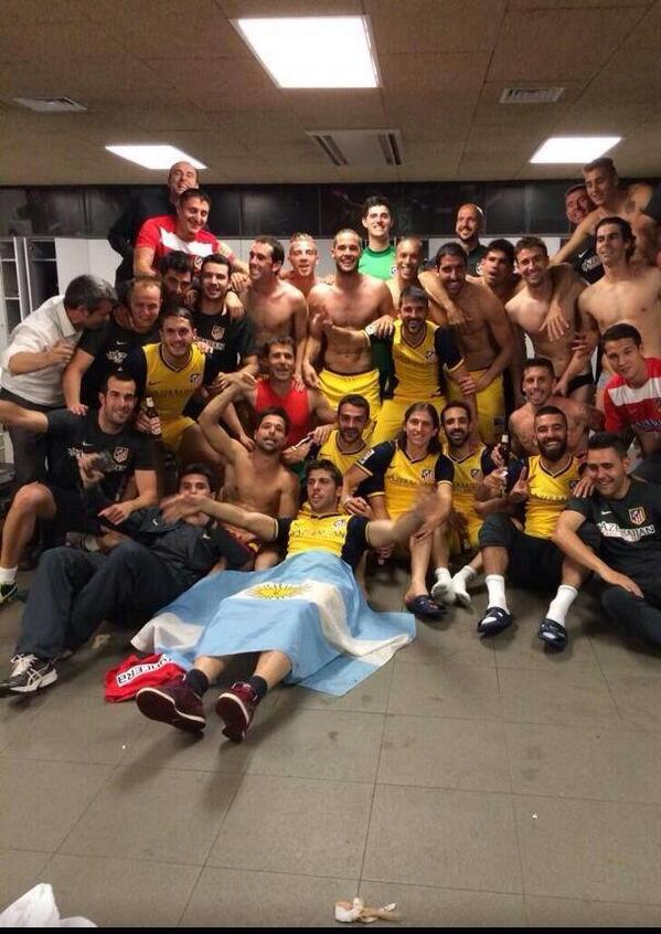 FerRamos1986's tweet photo. Enhorabuena campeones!!! Muy merecida vuestra liga! http://t.co/6L513dVdOG