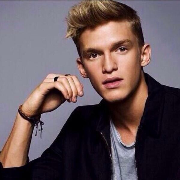 codez___angelz's tweet image. This shouldn&apos;t be legal