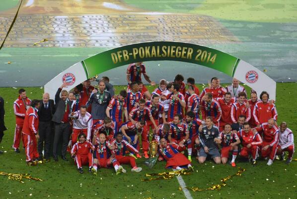 Bayern celebrate DFB Pokal win [via @FCBayern]