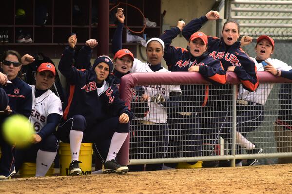 AuburnSoftball's tweet photo. Retweet if you'll be cheering on the Tigers today to beat Green Bay. #RoadtoWCWS #WarEagle http://t.co/mDrWF9YsKp