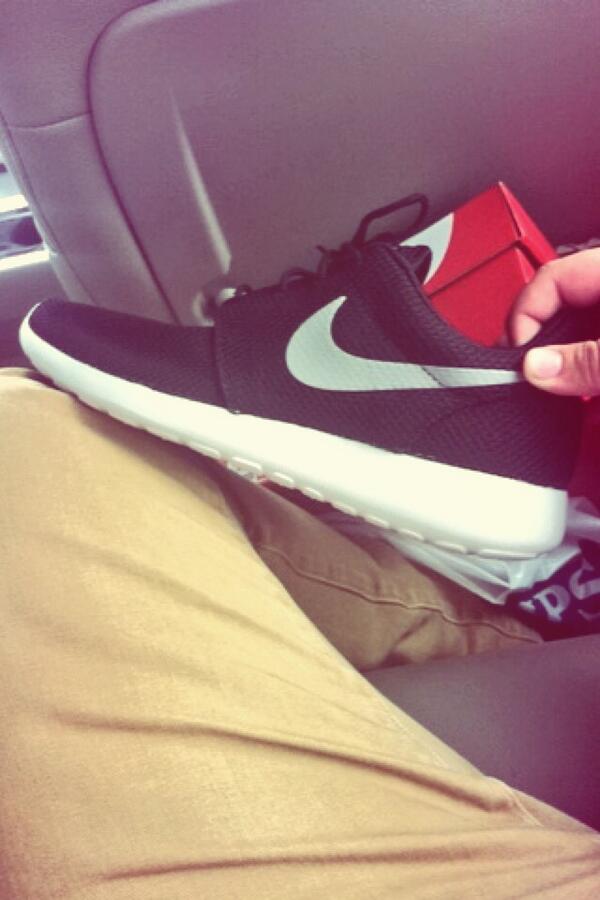 JacobWeems21's tweet image. #KOTD #Roshe #firstpair #yoloswag