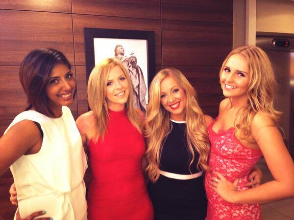 Emily_Bunn's tweet photo. Night out with my bitchezz 💃👯👭🍸@emma4942005 @Amy_Morrall @farrah_sandhar http://t.co/ArKiAhSwqX