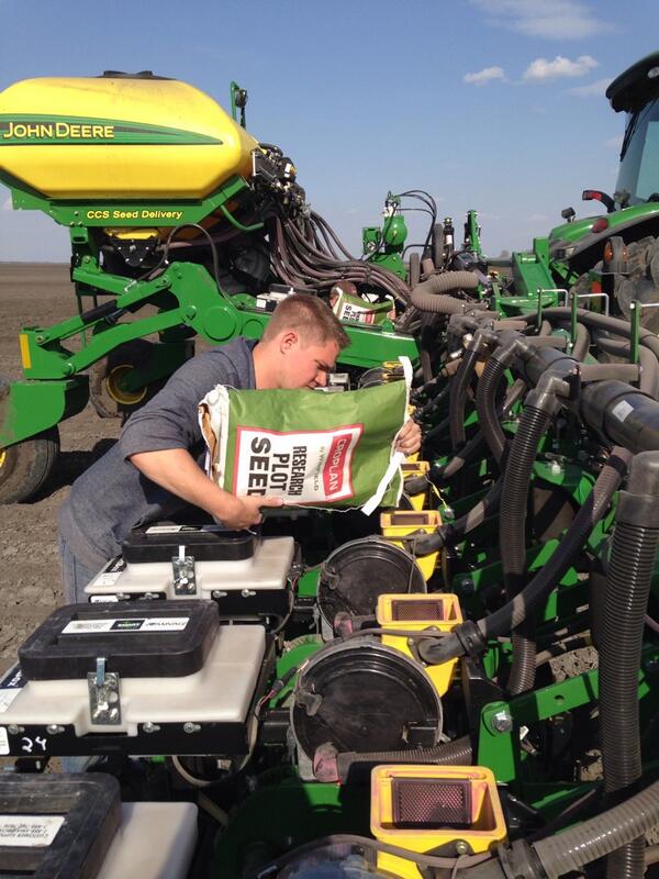 Filling with plot seed with @CHSAgServices @CroplanWinfield @DEKALBSeed #plant14