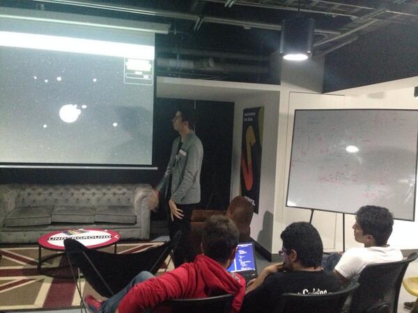 LatamDev_'s tweet image. @phalconphp presentando la estrategia de solución #bogodevfc