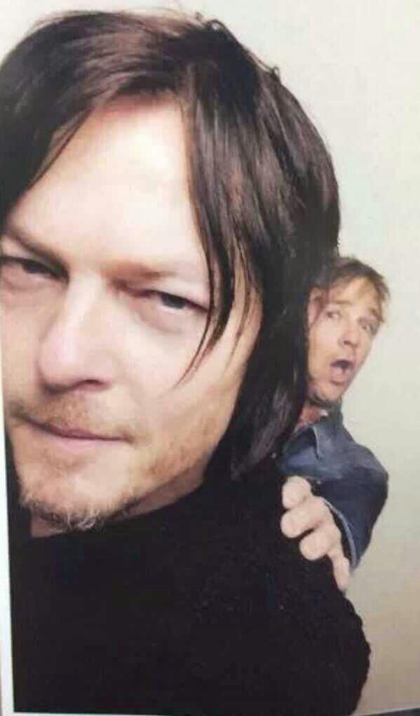 Azurett_TWD's tweet photo. @SheWantsDaryl hahaha it'd be a hit and you'd be a millionaire ;) http://t.co/a9jv2NzCDQ