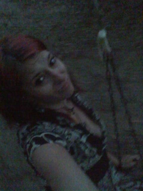 DanaRb72's tweet photo. Swinging, ugh need something to do http://t.co/tGc6cBbtlj
