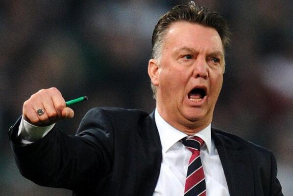 DevilsMancunian's tweet photo. United tunda peresmian atas kehendak Van Gaal? http://t.co/r3JFLzlZ9r