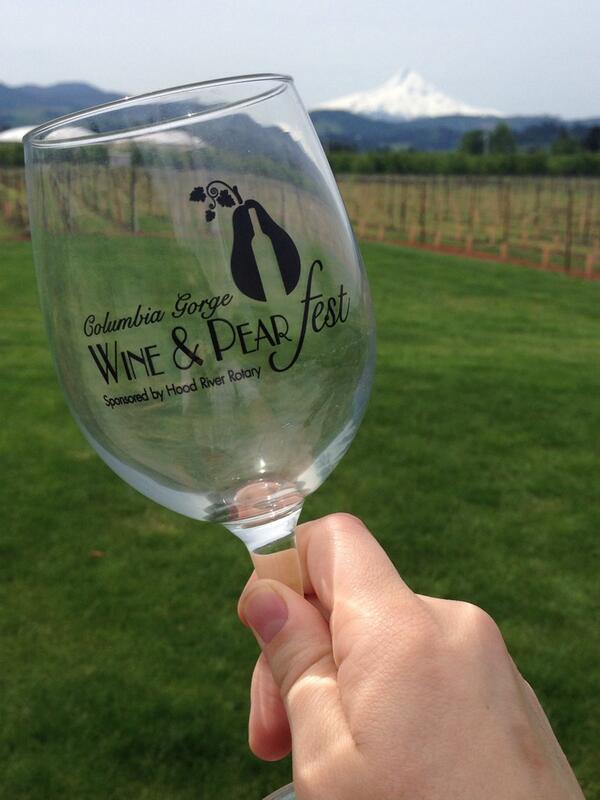 WinePearFest's tweet photo. @KATUNews it was a fantastic sunshiny day at the Wine &amp; Pear Fest! #hoodriver #winepear http://t.co/B6ooU8M7MJ