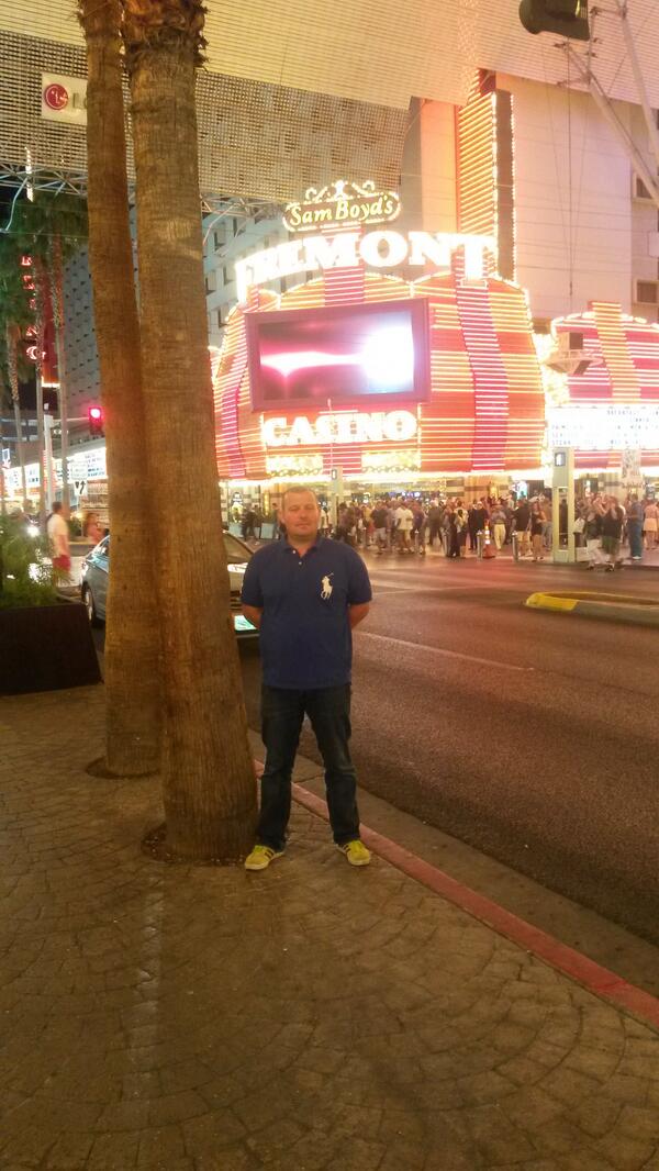 StacePope's tweet photo. @lunnmichael viva Las Vegas http://t.co/9r8oSjeqlj