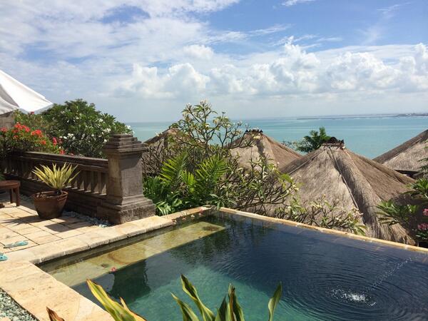 ParineetiChopra's tweet image. My personal slice of heaven. Breakfast included.