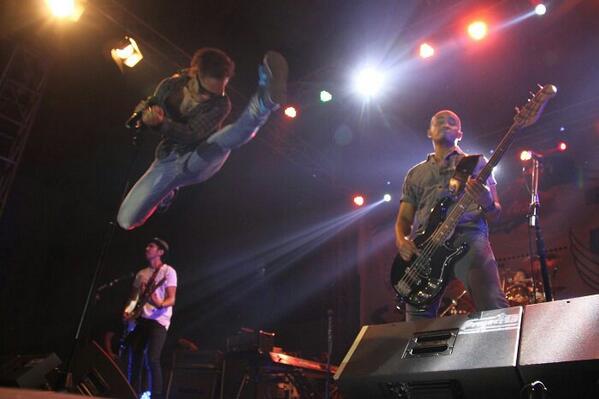 slankdotcom's tweet image. #SlankDiary SLANK Di Pensi Smada 2014 slank.com/slankdiary/sla…