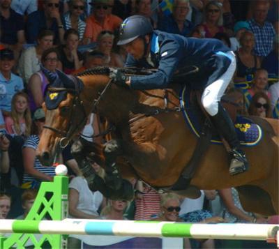 Jens Fredricsons VM-häst Lunatic har opererats i en framkota och riskerar att missa VM: hastmagazinet.com/newsItem.aspx?…