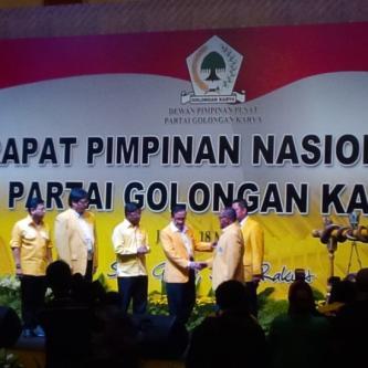 TigaAnisa's tweet photo. RAPIMNAS VI Partai Golkar..maju terus partai golkar..untk bangsa indonesia @Golkar5 @aburizalbakrie http://t.co/lmuoeu4MPm
