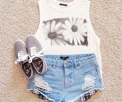 Gurls_Outfit's tweet photo. Simple but pretty! http://t.co/r4R9GRiPqJ
