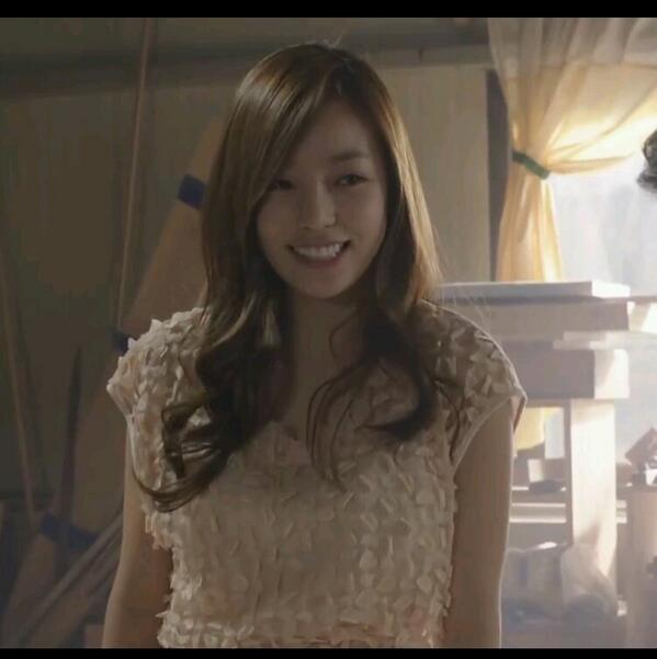 cityhunter_CDH's tweet photo. @Repented__LMR 나도 잘부탁해 #웃음 http://t.co/MFF8P9RCmZ
