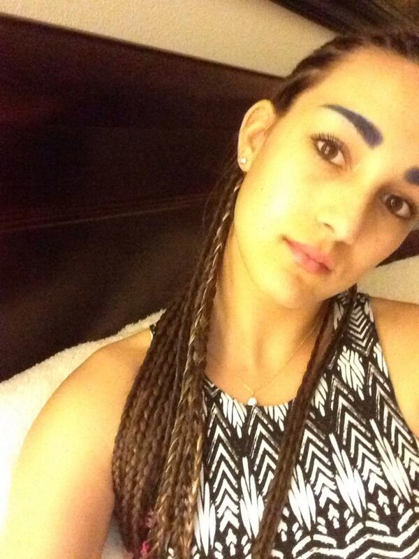 danielle_1124's tweet image. Riff Raff got nothing on me #bluebrows 🌽