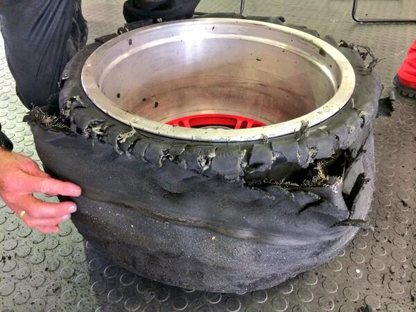 WalkinshawTWG's tweet image. GT AND JC both suffer popped tyres damaging their race positions #Frustrating #V8SC #Perth400