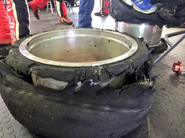WalkinshawTWG's tweet image. GT AND JC both suffer popped tyres damaging their race positions #Frustrating #V8SC #Perth400