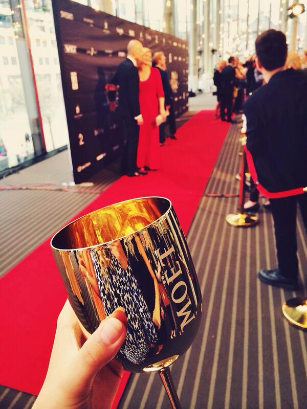 Emilie_VNereng2's tweet photo. For an evening GOLD http://t.co/nDtYbaZ2ad