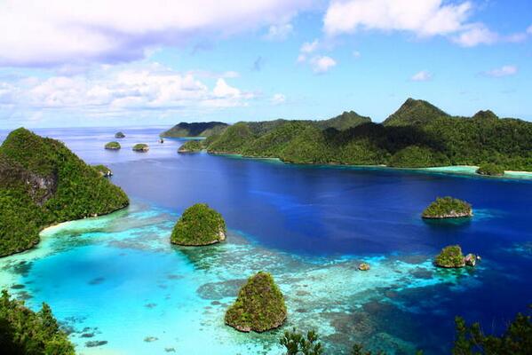 getourguide's tweet image. #RajaAmpat #IndonesiaBeauty #DivingSite #Snorkeling blog.getourguide.com/2014/05/18/raj…